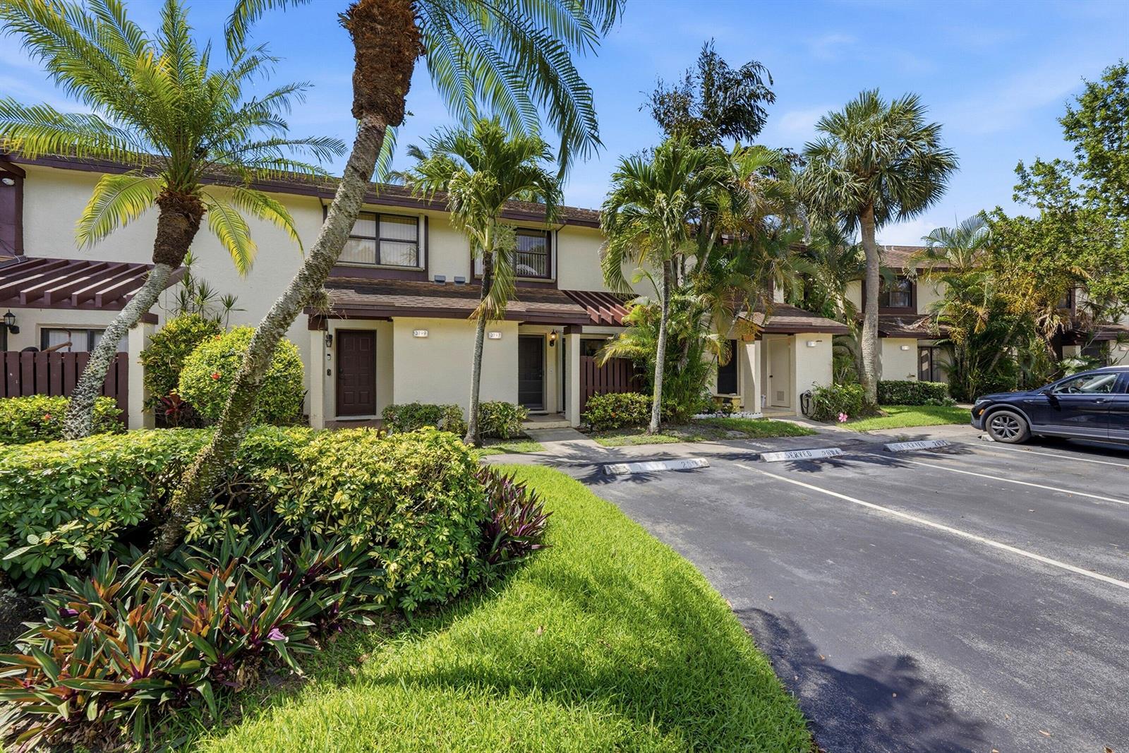 3797 Carambola Circle N, Coconut Creek FL 33066