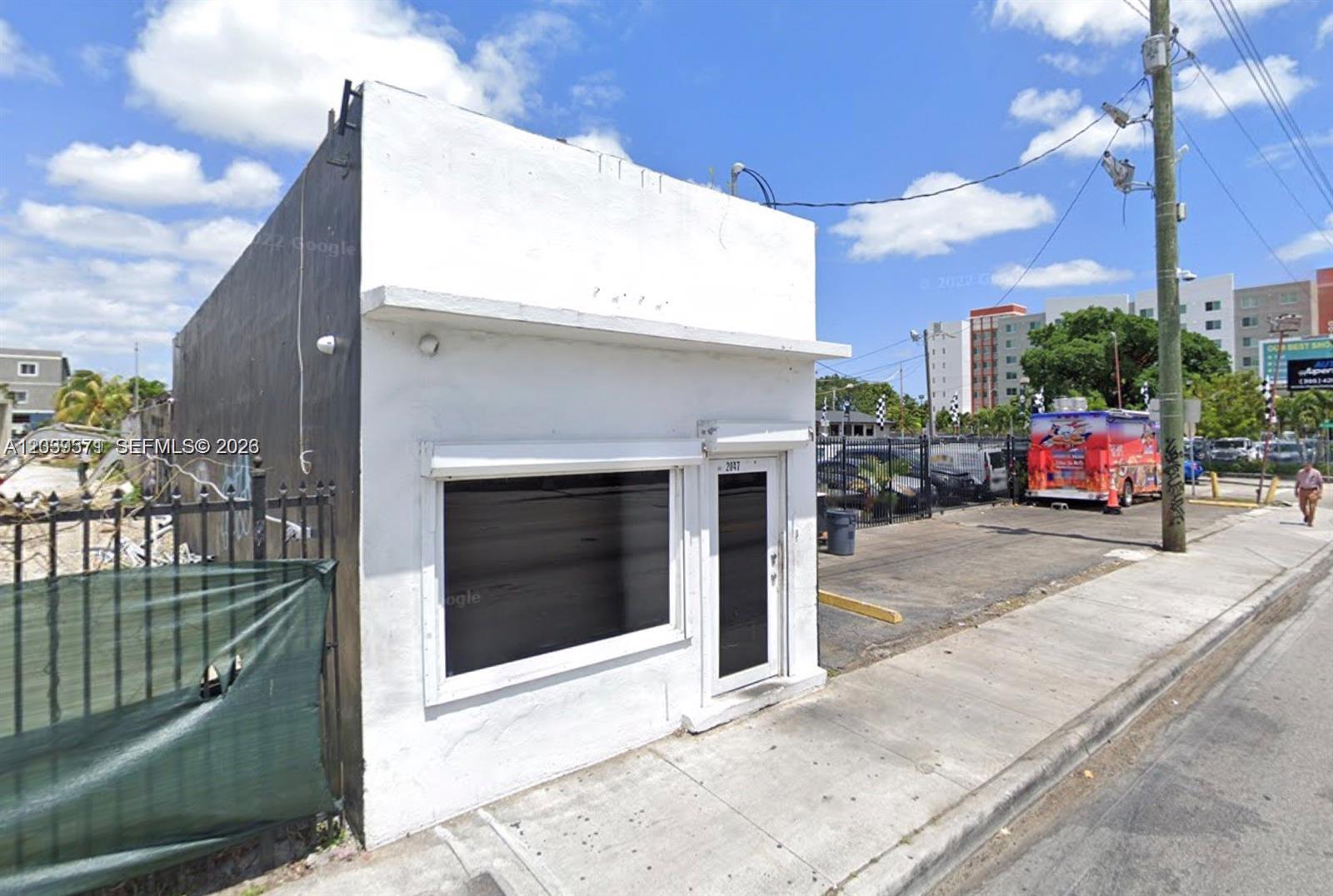 2045 NW 36th St, Miami FL 33142