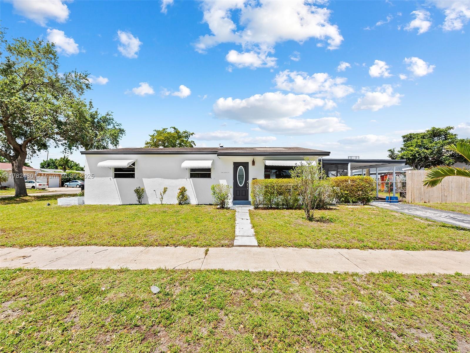 7501 Lincoln St, Hollywood FL 33024