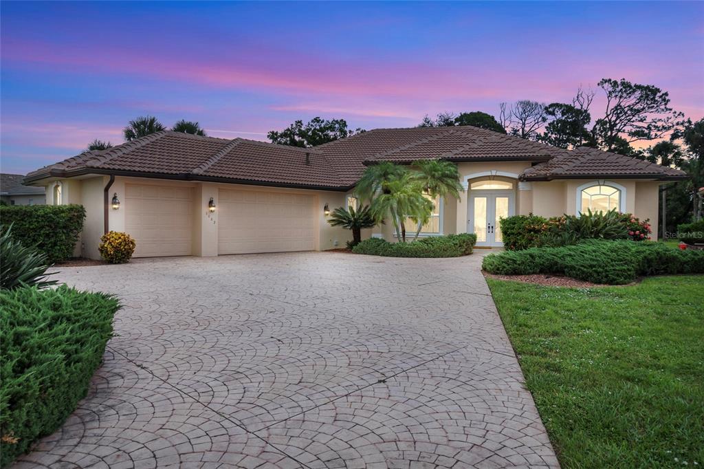 1883 CANARY PALM WAY