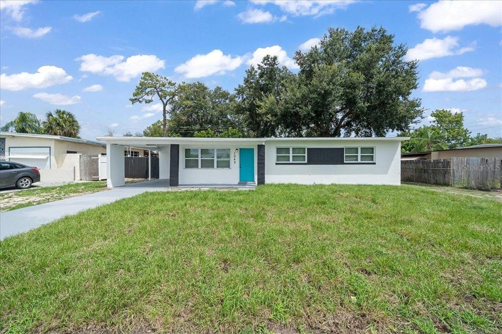 1042 ALAMANDA LANE