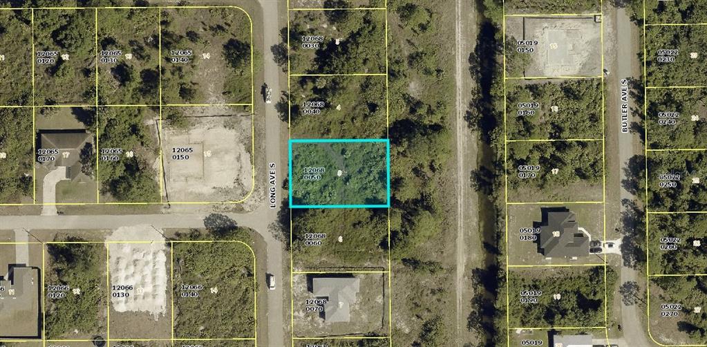 This is an aerial map showing a highlighted vacant lot located along a residential street — 425 LONG AVENUE S, LEHIGH ACRES, FL