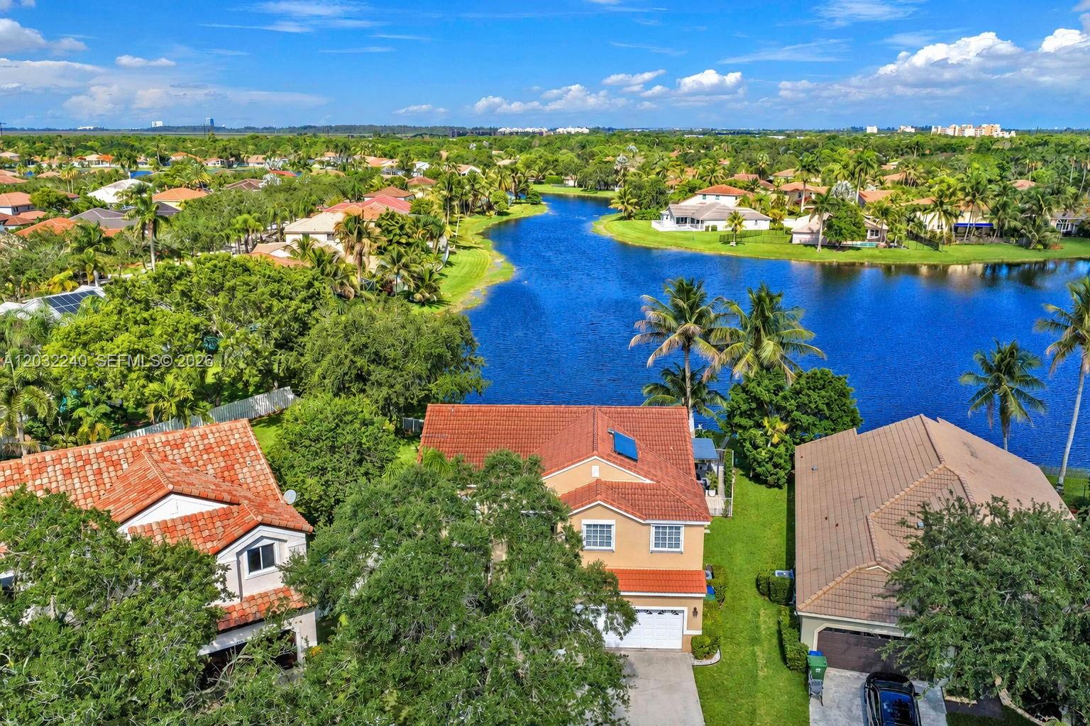 480 Cambridge Dr, Weston FL 33326