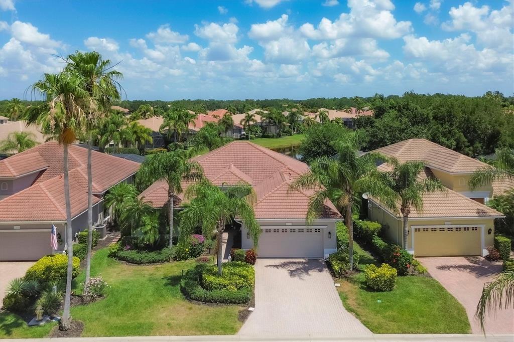 13853 SIENA LOOP, LAKEWOOD RANCH, FL — photo 2 of 30