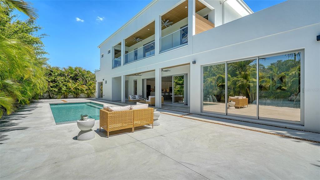 2124 CLEMATIS PLACE