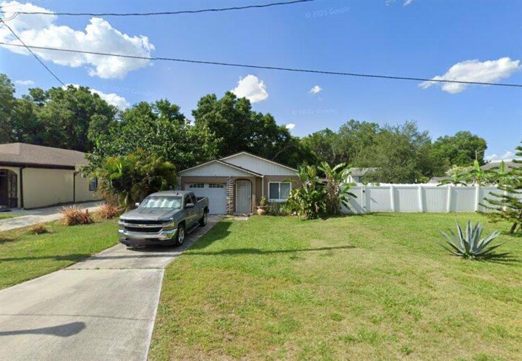209 W PINELOCH AVENUE