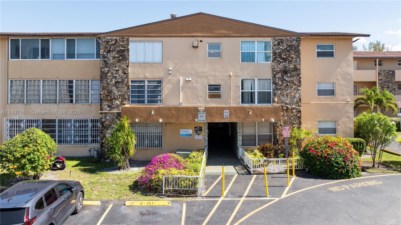 140 Royal Palm Rd # 4, Hialeah Gardens FL 33016