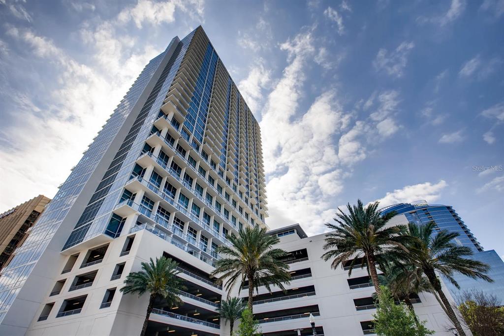 150 E ROBINSON STREET UNIT 1423