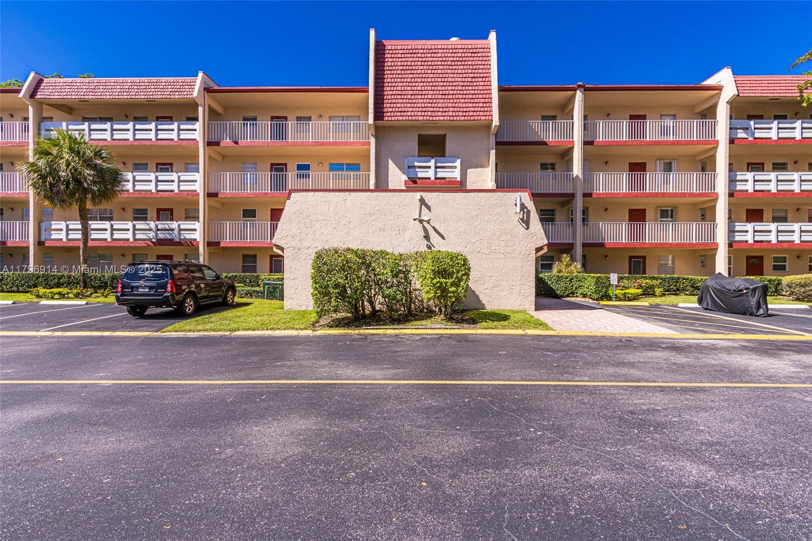1005 Country Club Dr # 307, Margate FL 33063