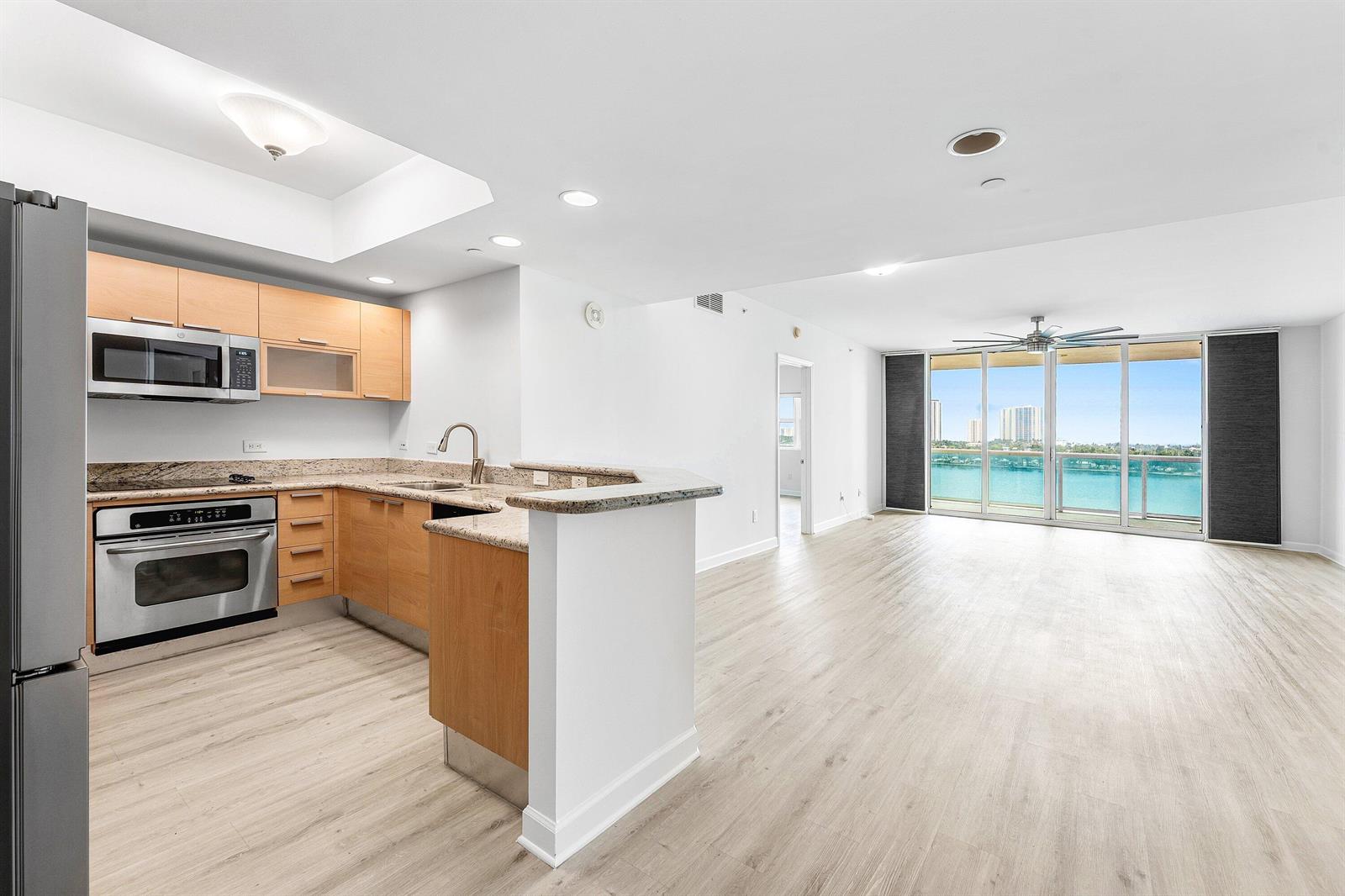 2640 Lake Shore Drive # 614, Riviera Beach FL 33404