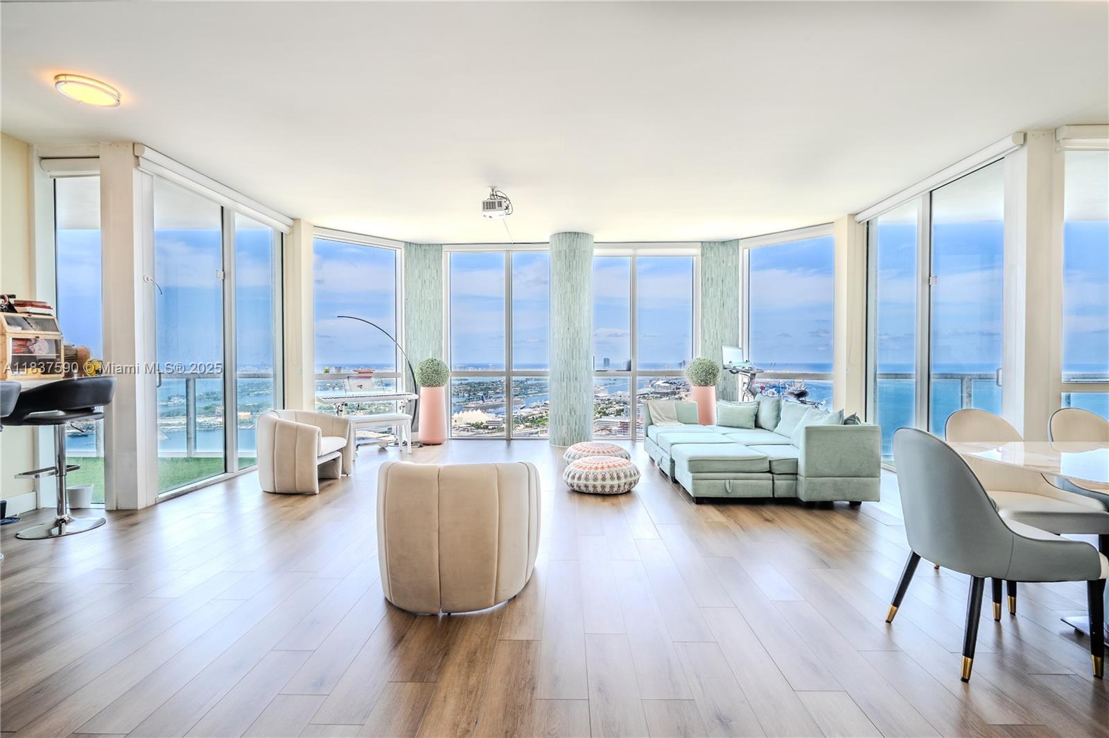 244 Biscayne Blvd # 4803, Miami FL 33132