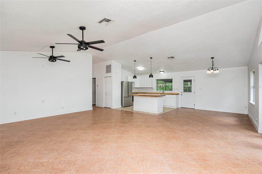 4085 CYPRESS BEND, GENEVA, FL — photo 5 of 17