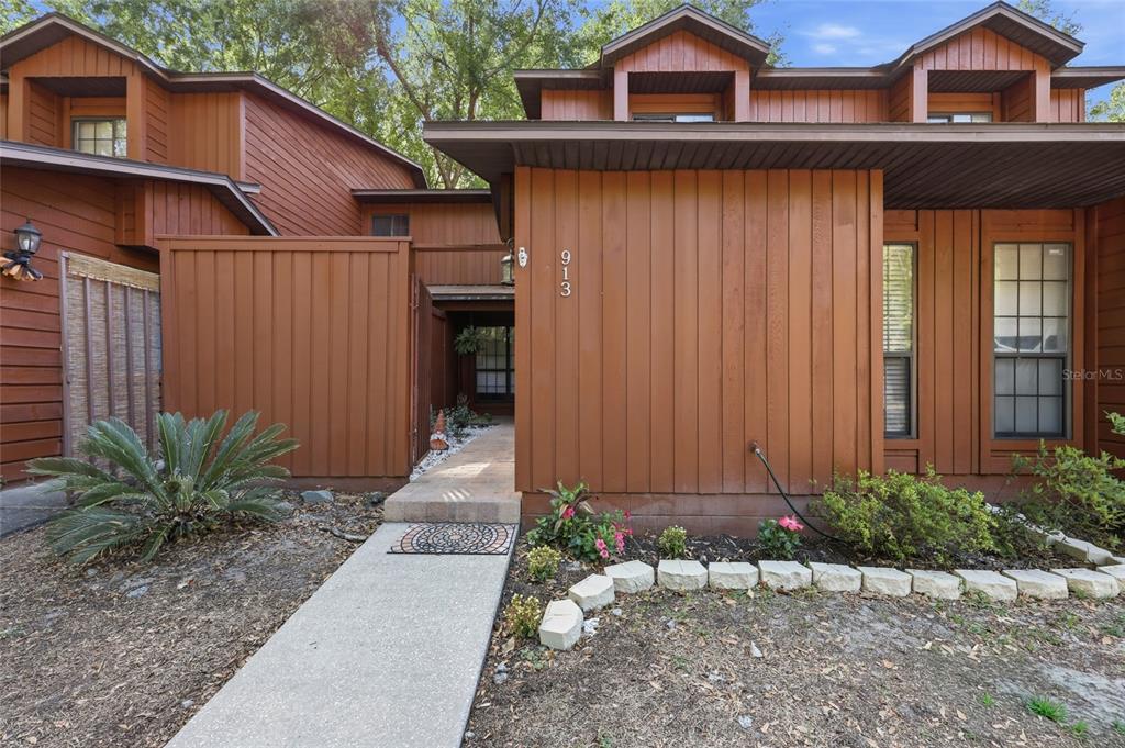 913 SW 57TH DRIVE