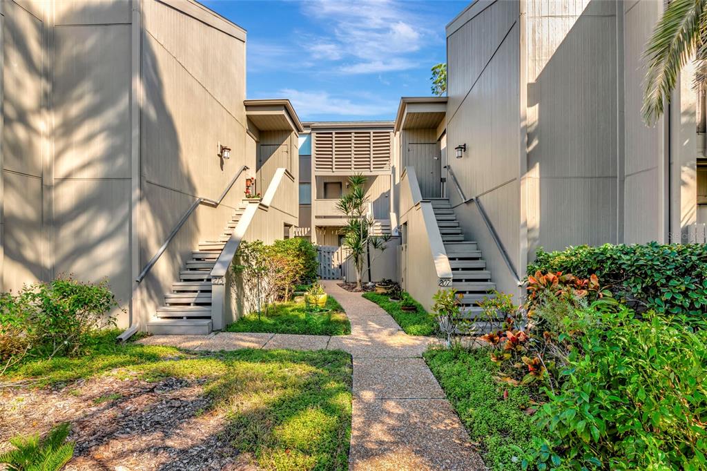 211 WOODLAND DRIVE UNIT 211