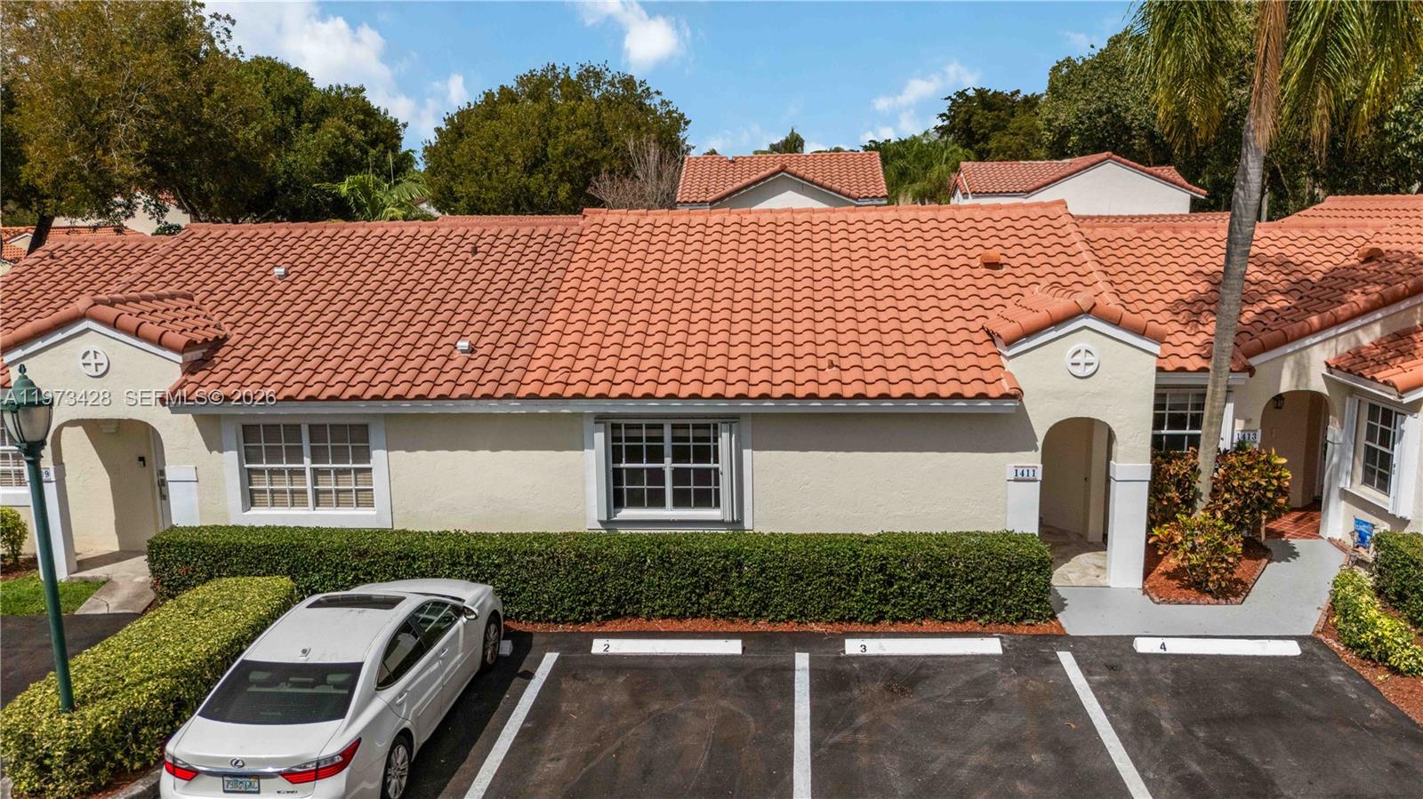 1411 Cottonwood Cir, Weston FL 33326