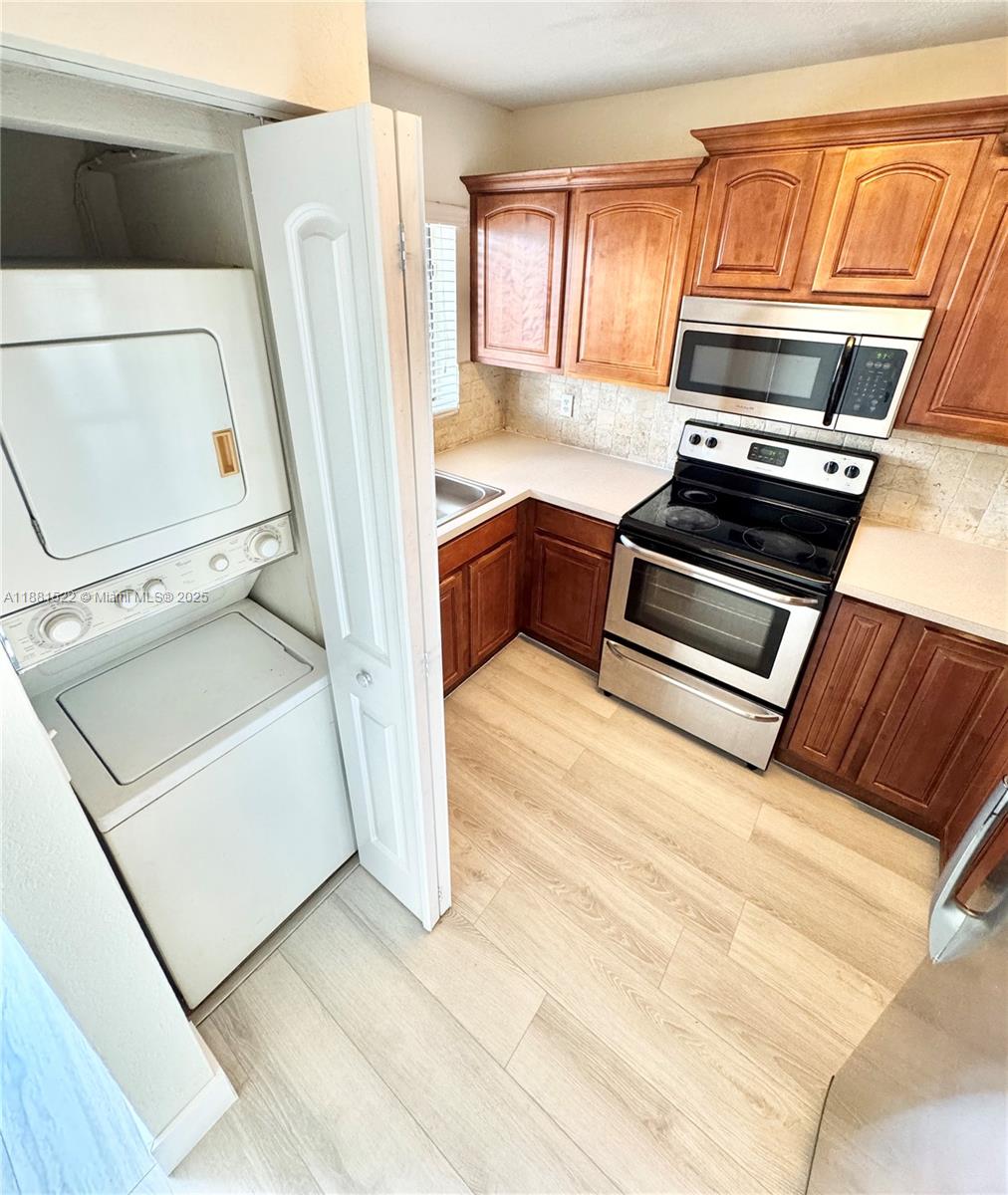 6121 W 24th Ave # 204, Hialeah FL 33016