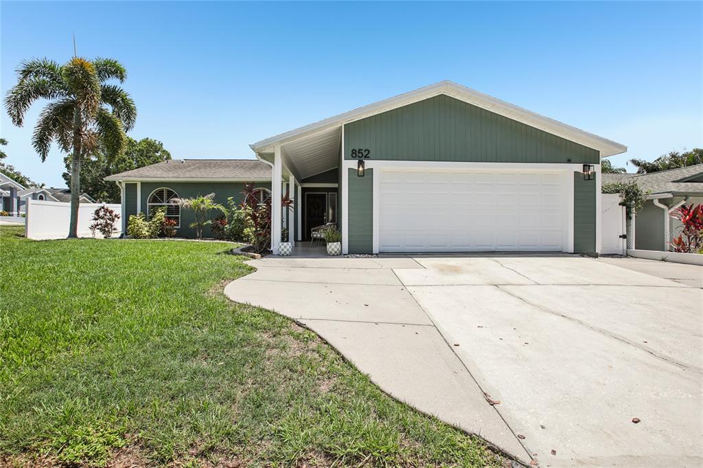 852 CRYSTAL DRIVE