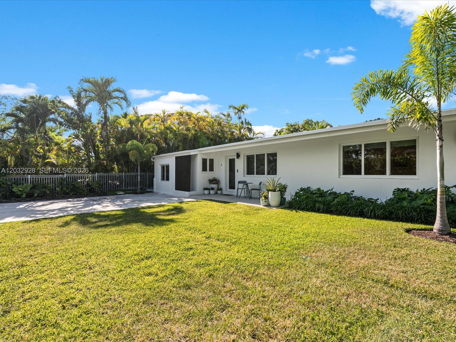 1945 Alamanda Dr, North Miami FL 33181
