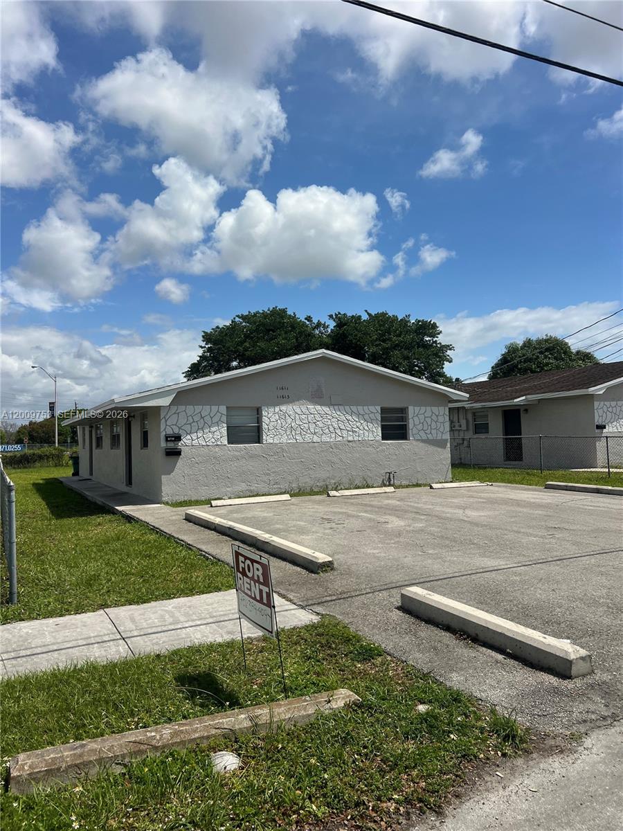 MIAMI, FL — photo 2 of 6