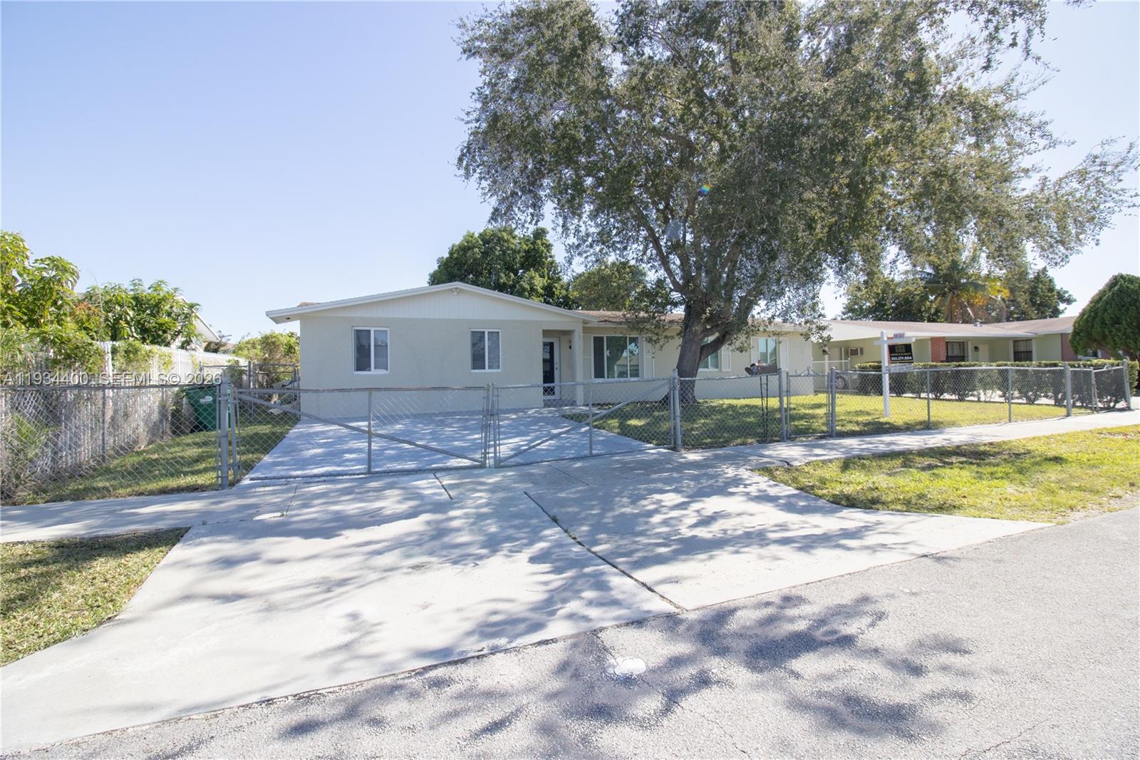 19807 SW 118th Pl, Miami FL 33177