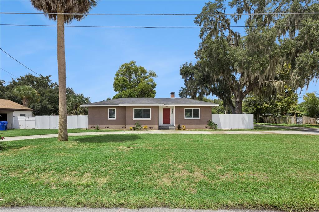 723 N ROCKINGHAM AVENUE, TAVARES, FL — photo 4 of 30