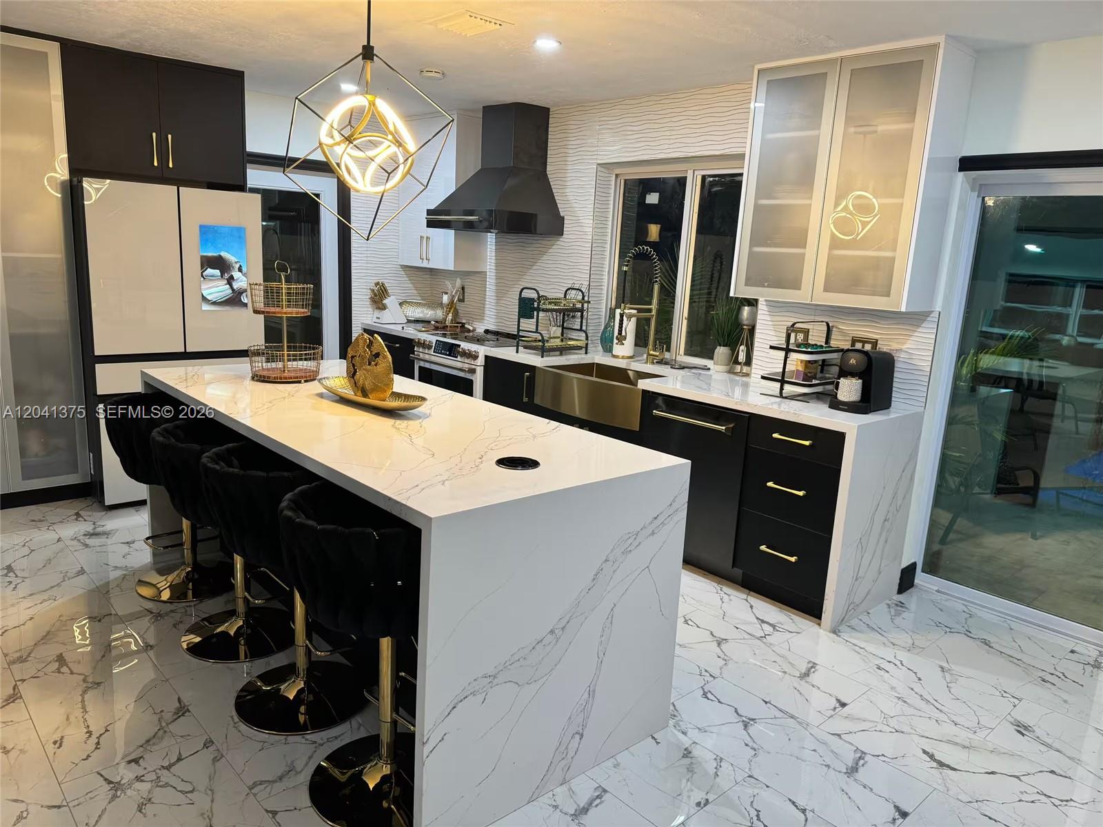 6453 Meade St, Hollywood FL 33024