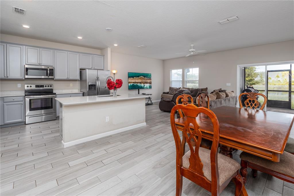 10307 BENSON LAKE DRIVE, JACKSONVILLE, FL — photo 4 of 25