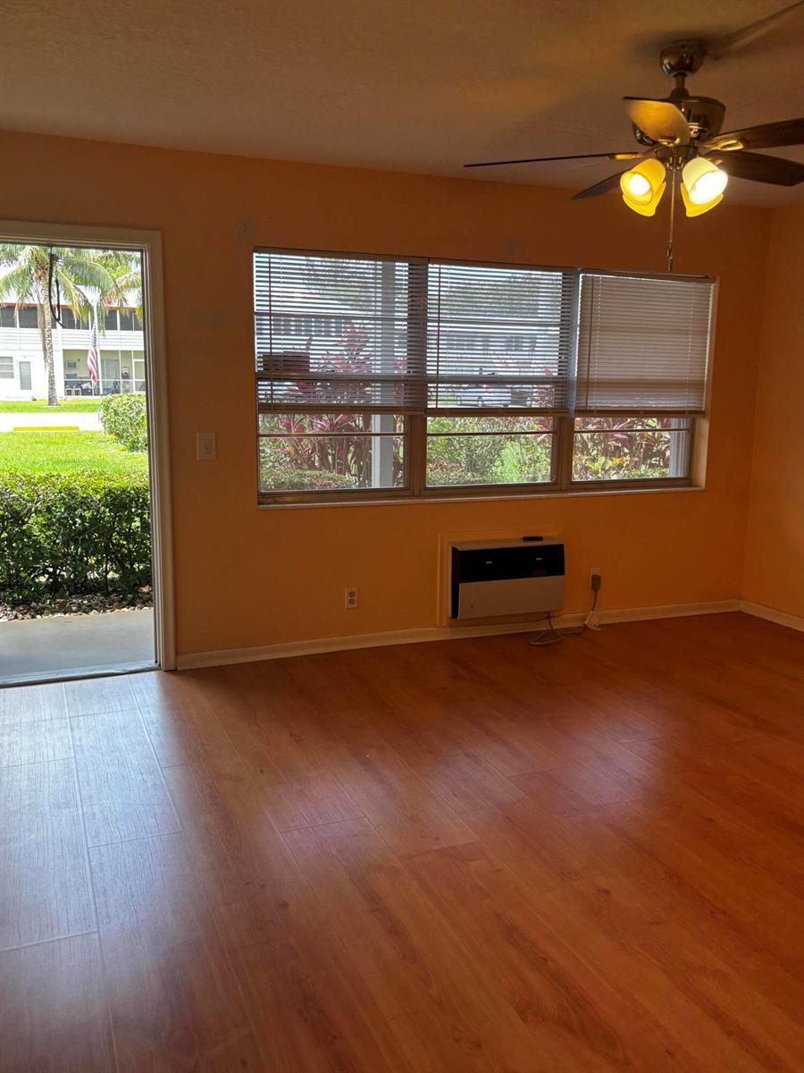 4 Sussex, West Palm Beach FL 33417