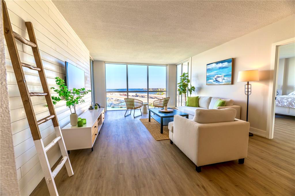 100 PIERCE STREET UNIT 1102