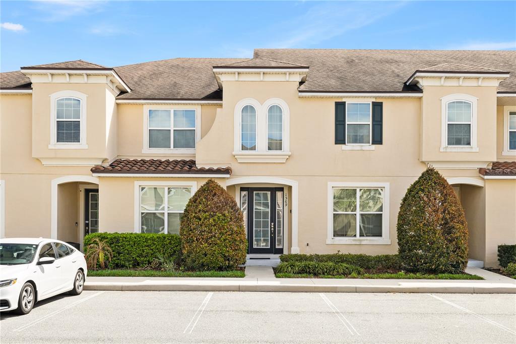 1569 CAREY PALM CIRCLE