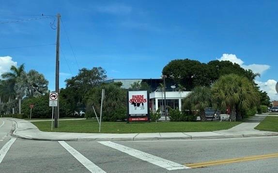 BOCA RATON, FL — photo 4 of 5