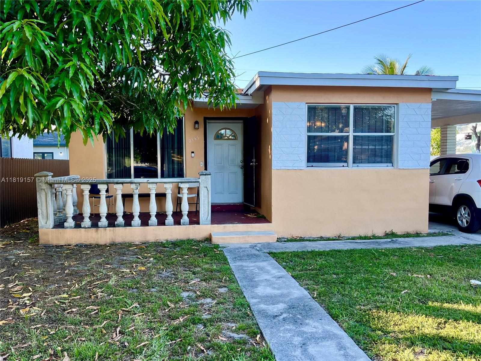 2141 NW 57 St, Miami FL 33142