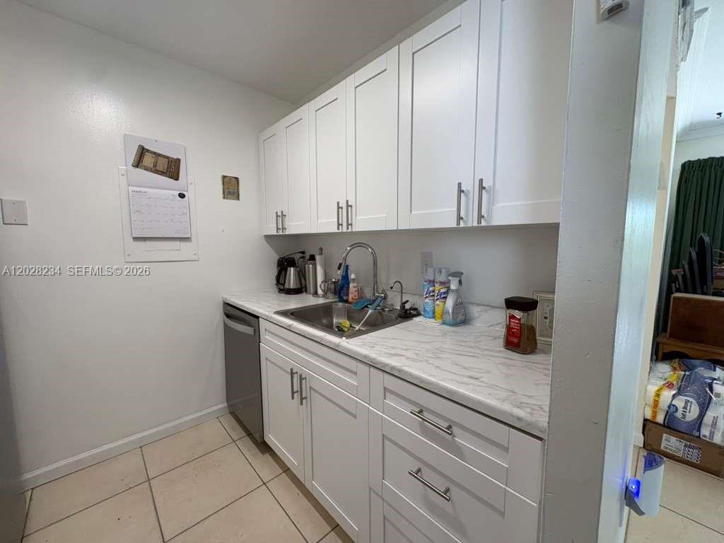 1141 Lake Victoria Dr # F, Palm Beach FL 33411