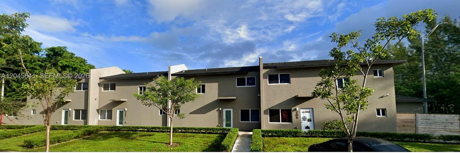 205 NW 159th St, Miami FL 33169