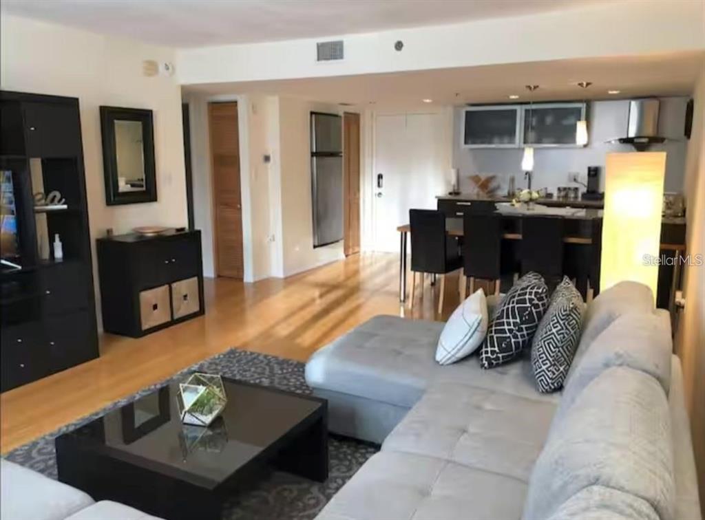 701 S MADISON AVENUE UNIT 422
