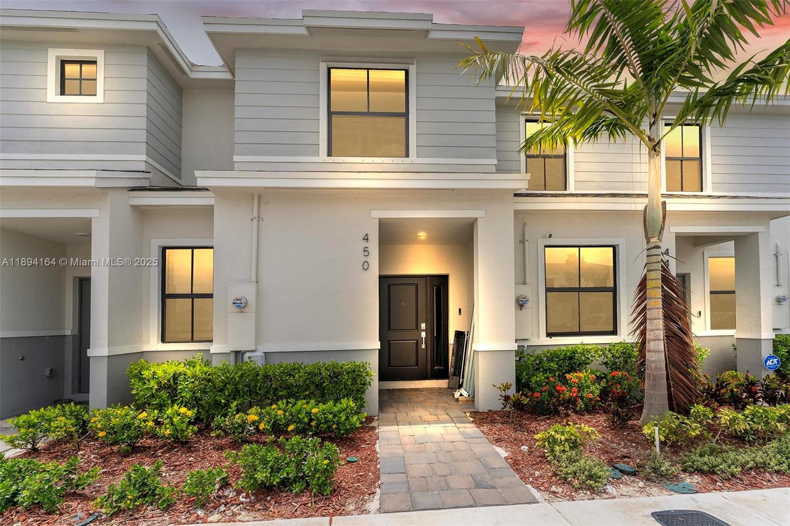 450 NE 13th St, Florida City FL 33034