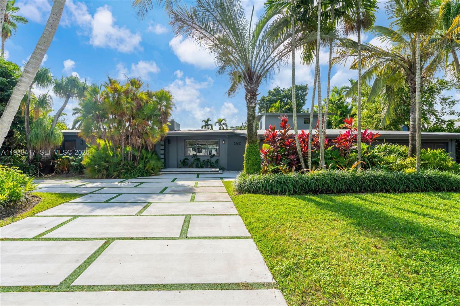 7500 SW 137th St, Palmetto Bay FL 33158