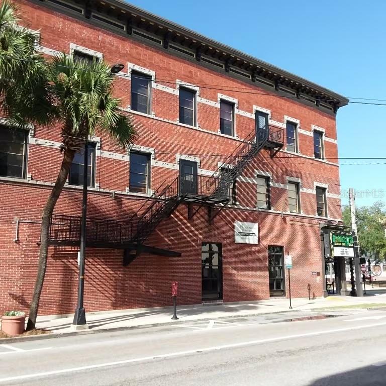 44 SE 1ST AVENUE