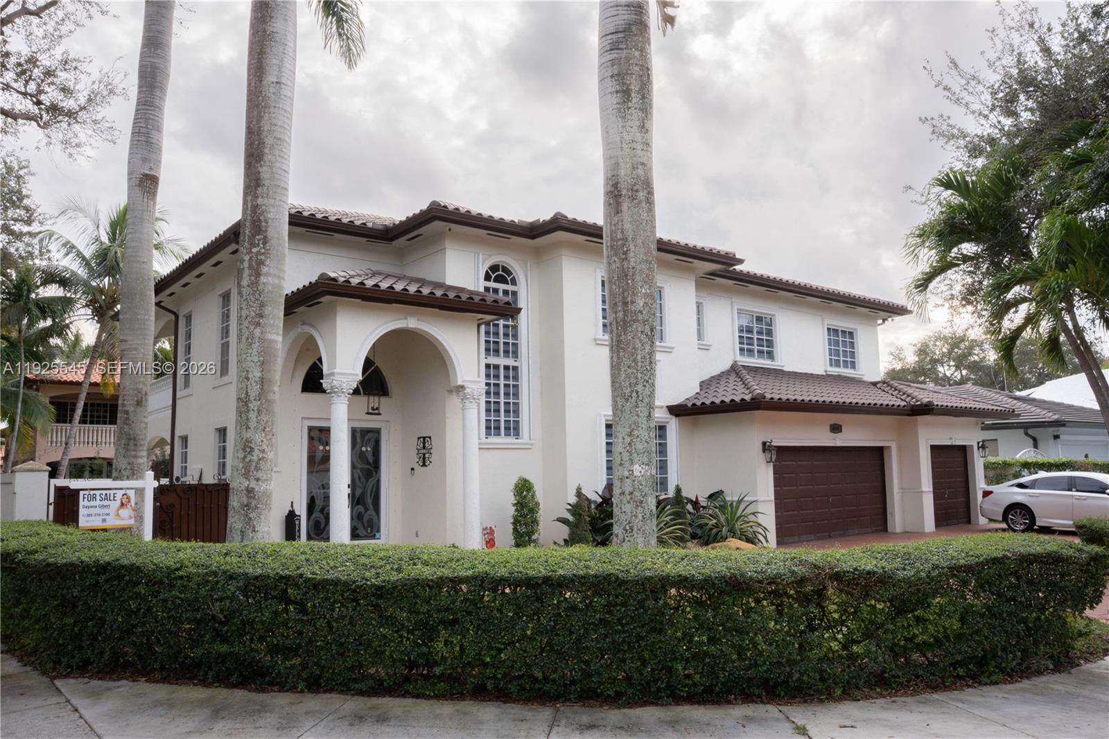 8204 NW 165 st th, Miami Lakes FL 33016