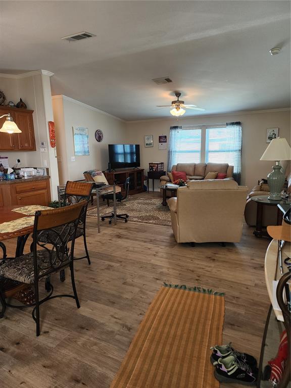 918 50TH AVENUE W, BRADENTON, FL — photo 2 of 17