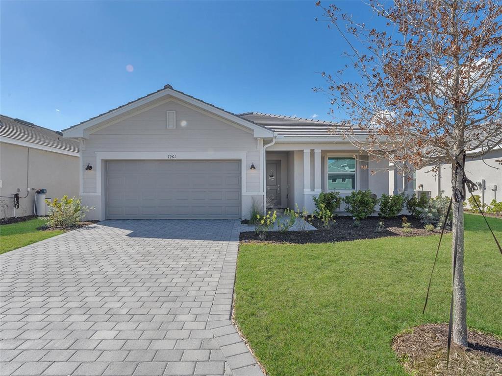 7961 LAKES EDGE LANE