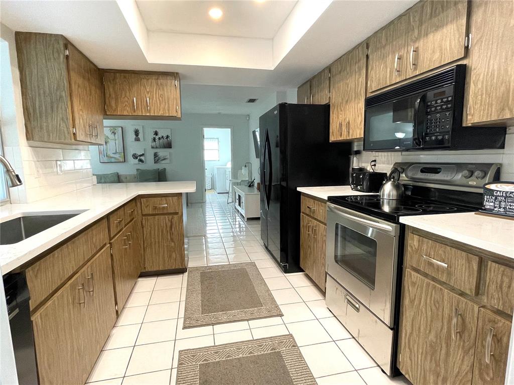 2908 CAPTIVA DRIVE, SARASOTA, FL — photo 2 of 12