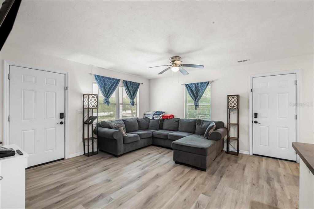 517 E MAIN STREET, BRONSON, FL — photo 4 of 21