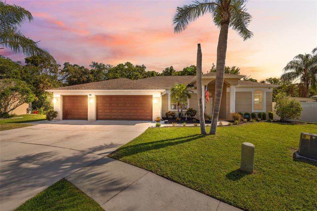 8125 SETTERS POINT DRIVE