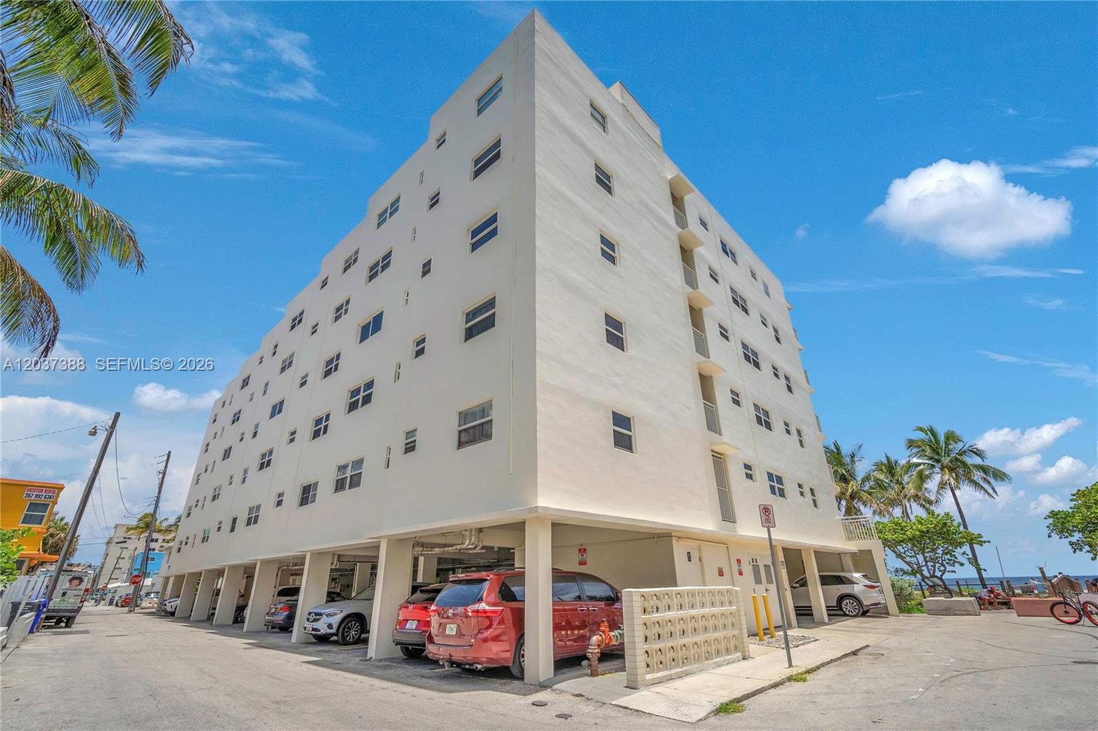 901 S Surf Rd # 506, Hollywood FL 33019