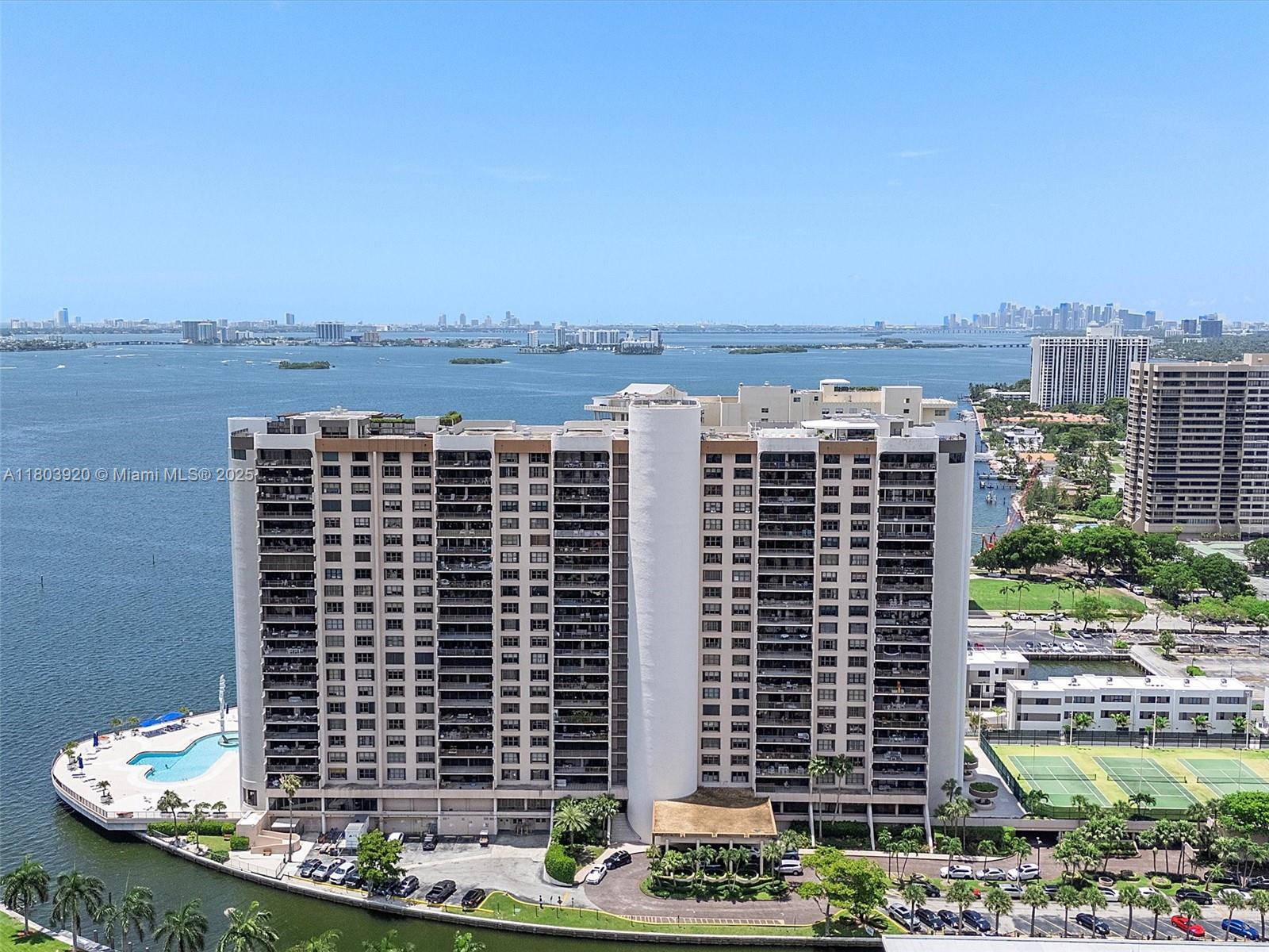 1800 NE 114th St # 1102, Miami FL 33181