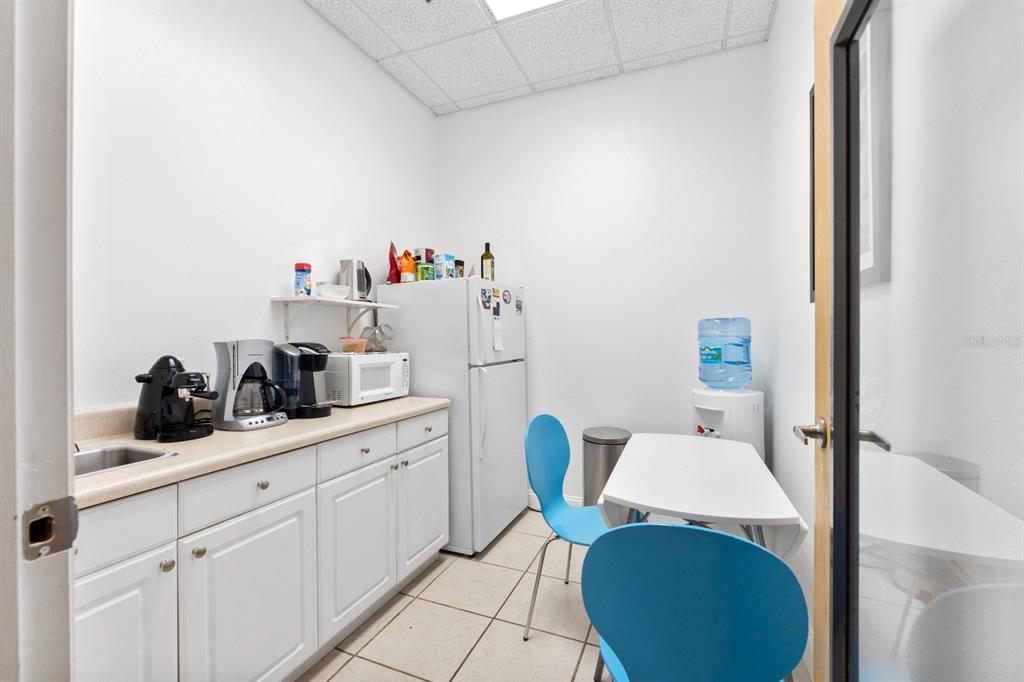 8810 COMMODITY CIR UNIT 36, ORLANDO, FL — photo 3 of 6