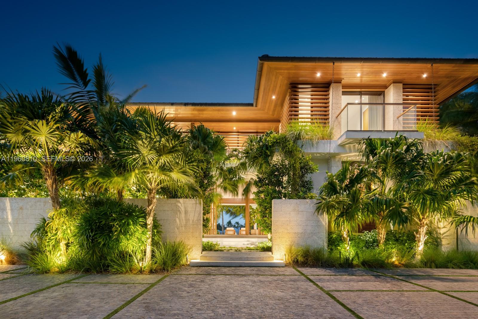 625 Reinante Ave, Coral Gables FL 33156