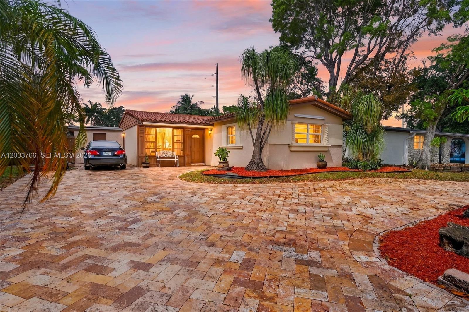 6551 Sherman St, Hollywood FL 33024