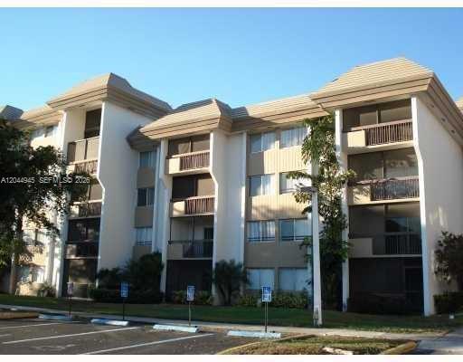 731 N Pine Island Rd # 305, Plantation FL 33324
